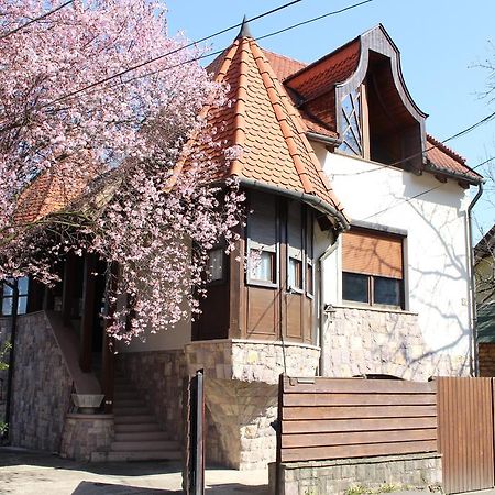 Tulipan Vendeghaz Hotel Miskolc Room photo