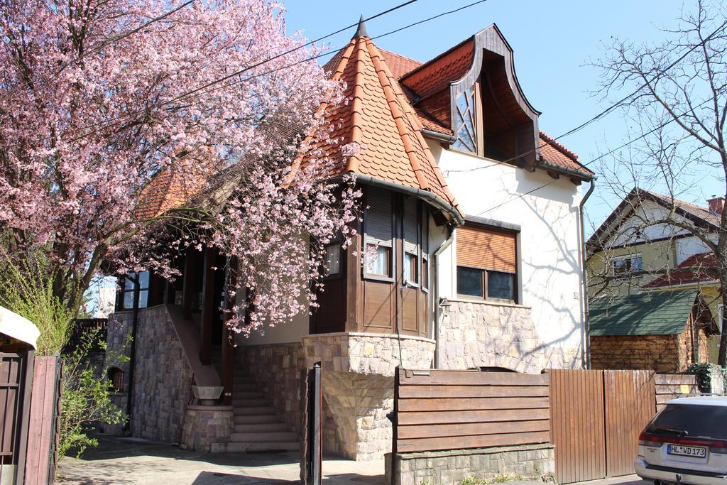 Tulipan Vendeghaz Hotel Miskolc Room photo